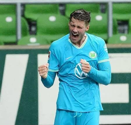 包含不莱梅队稳健取胜，打破僵局的词条