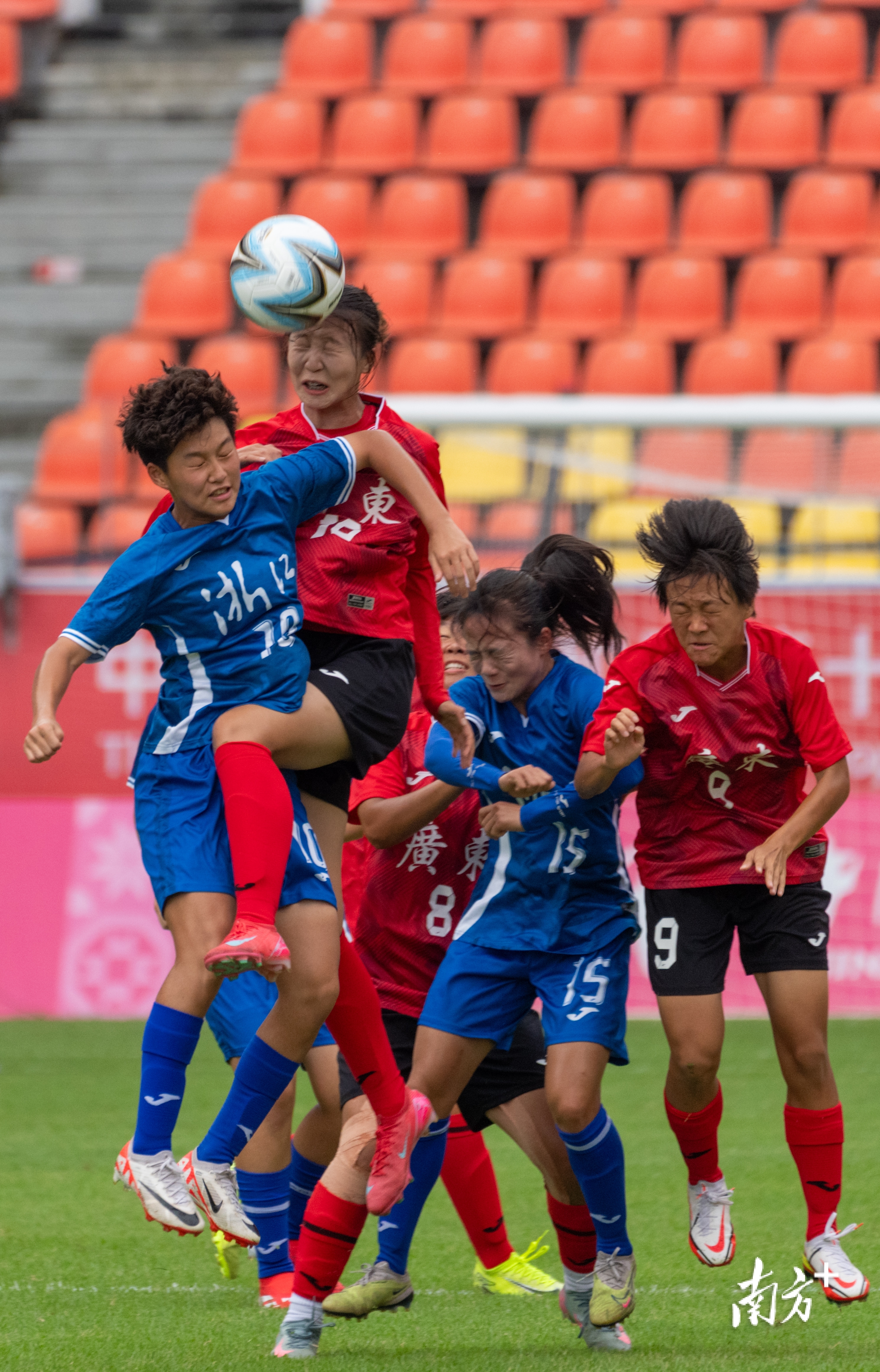 澳门女足队备战国际赛事，备受瞩目
