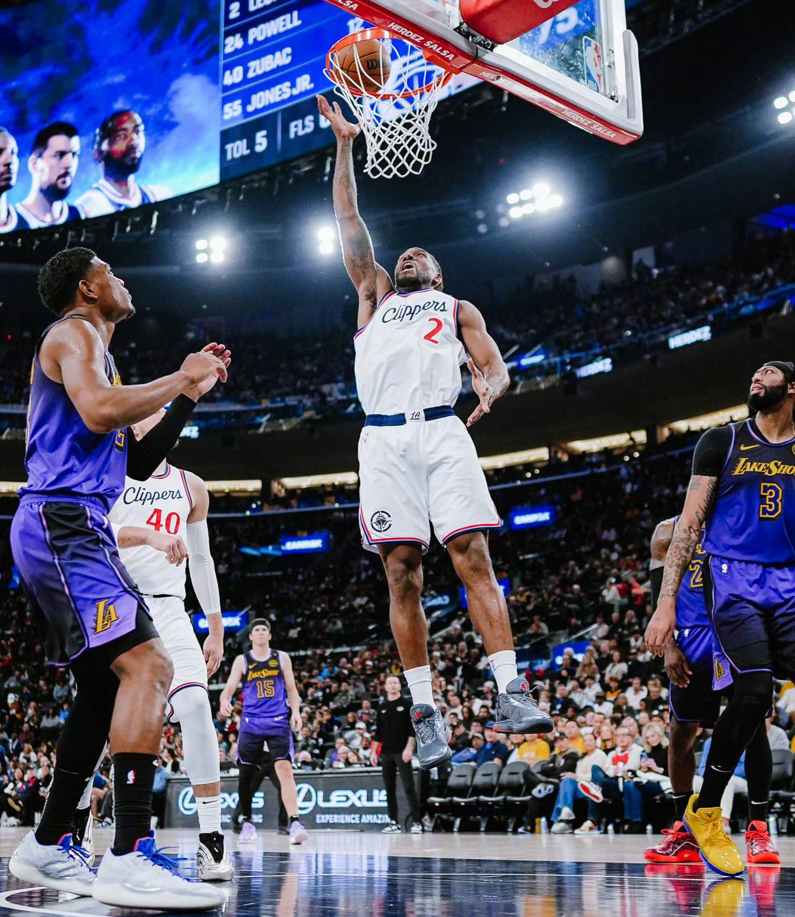 快船客场击败尼克斯保持不败