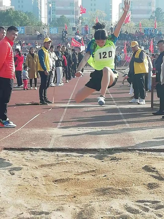 美洲选手再创辉煌，赛场上绽放风采的简单介绍