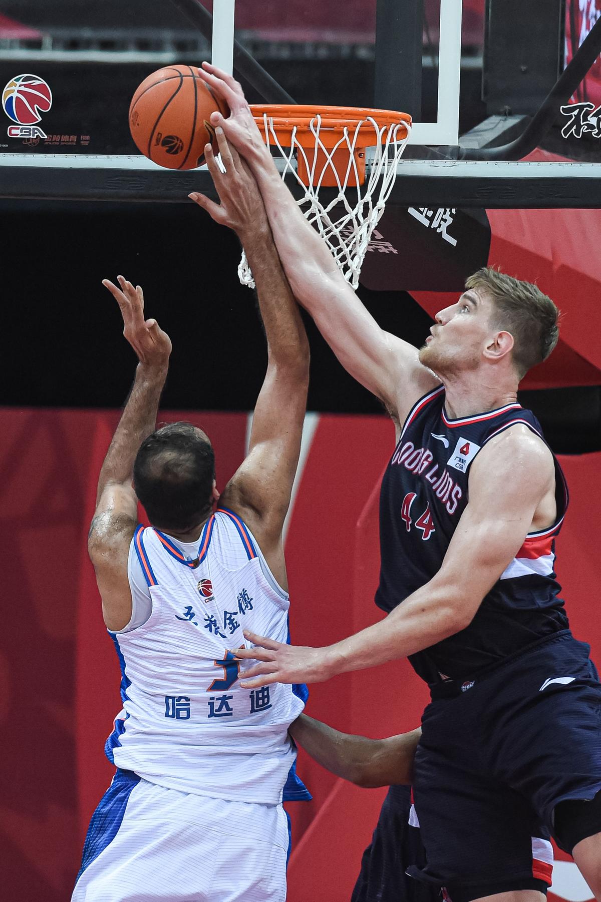 关于湖南队遭遇两连败，球员士气受挫的信息