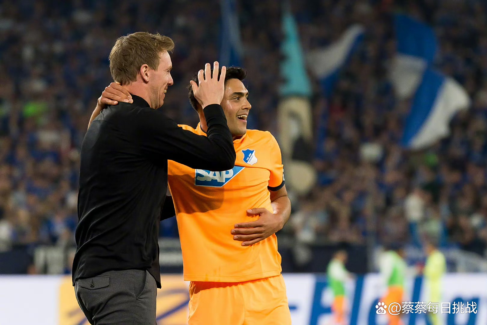 包含欧国联强势对手交锋，全场观众热情高涨的词条